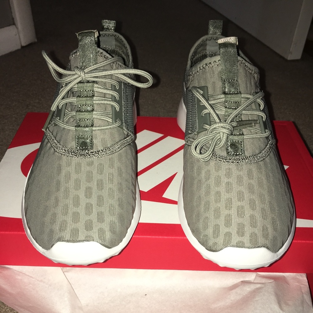 Nike Juvenate sneakers-NEW IN BOX
